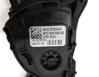 Thumbnail 7: 2010 LAND ROVER LR4 (L319) FRONT LEFT DRIVER ACCELERATOR GAS PEDAL