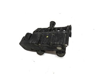 Thumbnail 5: 2010 LAND ROVER LR4 (L319) REAR AIR SUSPENSION PRESSURE RELIEF VALVE BLOCK