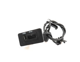 Thumbnail 3: 2010 LAND ROVER LR4 (L319) USB iPOD INTERFACE CONTROL PANEL w/HARNESS