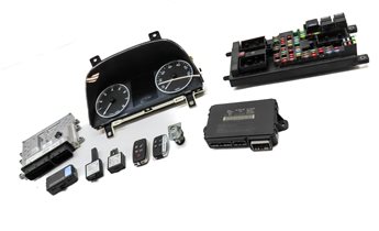 Thumbnail 3: 10 ROVER LR4 L319 5.0L NON SUPER ENGINE SPEEDOMETER ECM IMMOBILIZER MODULE SET