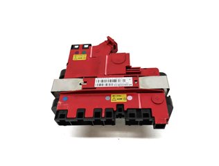 Thumbnail 2: 2015 BMW 740Li (F02) POSITIVE BATTERY TERMINAL JUNCTION PLATE