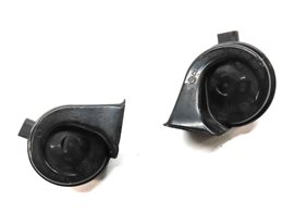Thumbnail 3: 09-17 BMW 6 7 SERIES (F01 F06) LEFT & RIGHT LOW & HIGH TONE HORN SET 2