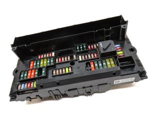 Thumbnail 5: 2015 BMW 740Li (F02) FRONT POWER DISTRIBUTION RELAY FUSE BOX