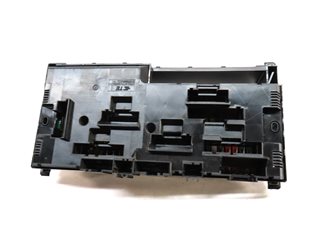 Thumbnail 7: 2015 BMW 740Li (F02) FRONT POWER DISTRIBUTION RELAY FUSE BOX