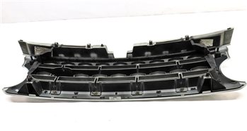 Thumbnail 5: 2010-2013 LAND ROVER LR4 - FRONT UPPER HOOD CENTER AIR VENT GRILLE (White)