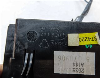 Thumbnail 6: 2006 MERCEDES CLS55 AMG (W219) REAR CENTER CONSOLE AC HEATER AIR VENT w/ DISPALY
