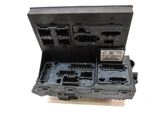 Thumbnail 5: 2006-2007 MERCEDES E350 E550 E63 CLS500 CLS55 - FRONT SIGNAL ACQUISITION MODULE