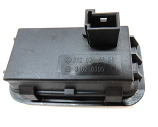 Thumbnail 5: 2011 MERCEDES GLK350 (X204) REAR HATCH AUTO ELECTRIC CLOSE SWITCH BUTTON