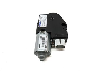 Thumbnail 2: 2015-2018 AUDI Q3 (8U) SUNROOF SUN ROOF WINDOW MOTOR
