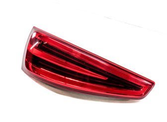 2015 AUDI Q3 (8U) REAR LEFT DRIVER TRUNK HATCH LED TAILLIGHT BRAKE LIGHT LAMP
