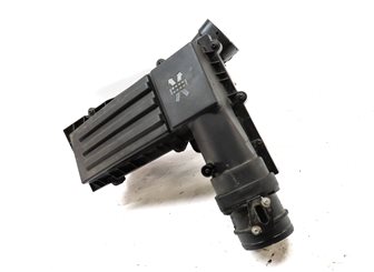 Thumbnail 2: 2015-2018 AUDI Q3 (8U) 2.0L ENGINE AIR FILTER HOUSING CLEANER BOX