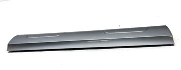 Thumbnail 2: 2015 AUDI Q3 (8U) FRONT LEFT DRIVER SIDE LOWER DOOR MOULDING TRIM  (Silver)