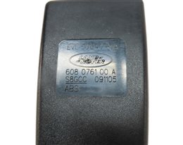 Thumbnail 6: 2010 LAND ROVER LR4 (L319) 2ND SECOND ROW REAR CENTER SEATBELT BUCKLE RECEIVER