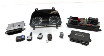 Thumbnail 3: 2010 LAND ROVER LR4 (L319) 5.0L NON SUPER ENGINE BODY SPEEDOMETER MODULE KEY SET