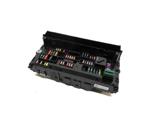 2011 BMW X3 (F25) FRONT POWER DISTRIBUTION RELAY FUSE BOX