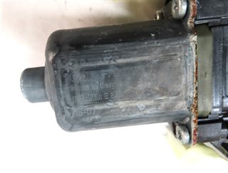 Thumbnail 8: 2014-2020 RANGE ROVER SPORT (L494) FRONT LEFT DRIVER WINDOW REGULATOR w/ MOTOR