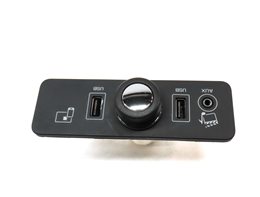 Thumbnail 4: 2016 LAND RANGE ROVER SPORT (L494) AUX AUXILIARY IN USB POWER SOCKET PANEL