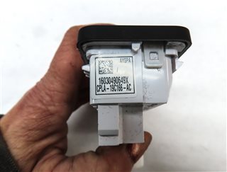Thumbnail 6: 2016 LAND RANGE ROVER SPORT (L494) AUX AUXILIARY IN USB POWER SOCKET PANEL