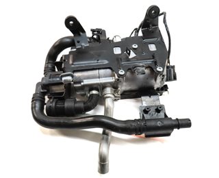 Thumbnail 6: 2016 RANGE ROVER SPORT (L494) 3.0L DIESEL ENGINE PRE HEATER COOLANT PUMP MODULE