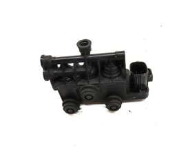 Thumbnail 2: 2010 LAND ROVER LR4 (L319) AIR SUSPENSION TRANSFER RELIEF CONTROL VALVE BLOCK