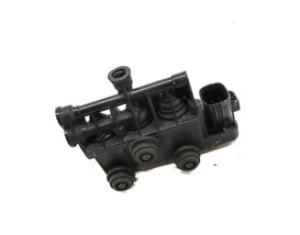 Thumbnail 3: 2010 LAND ROVER LR4 (L319) AIR SUSPENSION TRANSFER RELIEF CONTROL VALVE BLOCK