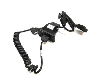 2010 LAND ROVER LR4 (L319) USB AUX IN PORT JACK CONTROL PANEL w/ CABLES