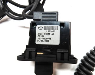 Thumbnail 7: 2010 LAND ROVER LR4 (L319) USB AUX IN PORT JACK CONTROL PANEL w/ CABLES