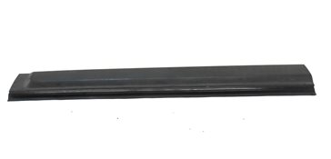 Thumbnail 2: 2010 LAND ROVER LR4 (L319) FRONT LEFT DRIVER LOWER DOOR TRIM MOULDING (BLACK)