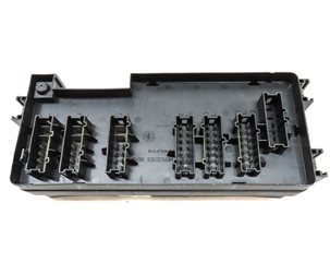 Thumbnail 4: 2011 MERCEDES GL450 (X164) 4.6L (M273) ENGINE REAR FUSE BOX