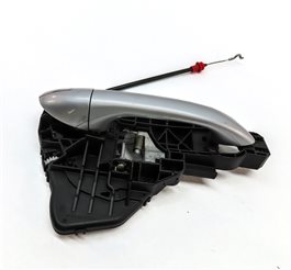 Thumbnail 2: 2011 MERCEDES GL450 (X164) REAR RIGHT EXTERIOR STANDARD DOOR HANDLE (Silver)