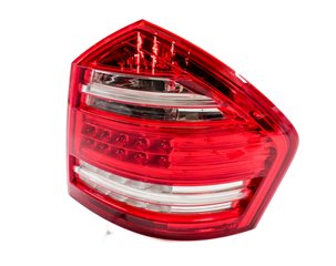2010-2012 MB GL350 GL450 GL550 (X164) RIGHT PASSENGER TAILLIGHT BRAKE LIGHT LAMP