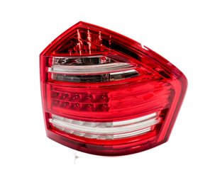 Thumbnail 3: 2010-2012 MB GL350 GL450 GL550 (X164) RIGHT PASSENGER TAILLIGHT BRAKE LIGHT LAMP