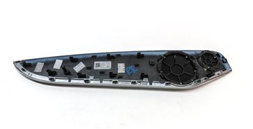 Thumbnail 5: 2019 MERCEDES GLC300 (X253) FRONT RIGHT PASSENGER BURMESTER SPEAKER GRILLE COVER