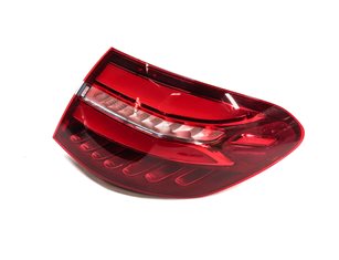 Thumbnail 4: 16-19 MERCEDES GLC CLASS X253 REAR RIGHT OUTER QUARTER PANEL TAILLIGHT LAMP