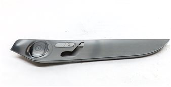 Thumbnail 2: 19 MB GLC300 X253 FRONT RIGHT PASSENGER DOOR BURMESTER SPEAKER GRILLE COVER