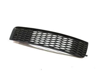 Thumbnail 1: 2015 AUDI Q7 (4L) FRONT RIGHT PASSENGER SIDE LOWER BUMPER GRILLE TRIM (BLACK)
