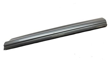 Thumbnail 3: 2015 AUDI Q7 (4L) FRONT RIGHT PASSENGER EXTERIOR LOWER DOOR TRIM MOULDING (Grey)