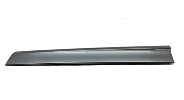 Thumbnail 4: 2015 AUDI Q7 (4L) FRONT RIGHT PASSENGER EXTERIOR LOWER DOOR TRIM MOULDING (Grey)