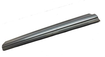 Thumbnail 3: 2015 AUDI Q7 (4L) FRONT LEFT DRIVER EXTERIOR LOWER DOOR TRIM MOULDING (Grey)