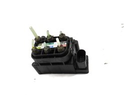 Thumbnail 2: 2013 MERCEDES GL450 (X166) 4.6L (278.928) AIR SUSPENSION VALVE BLOCK