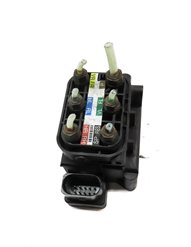 Thumbnail 4: 2013 MERCEDES GL450 (X166) 4.6L (278.928) AIR SUSPENSION VALVE BLOCK