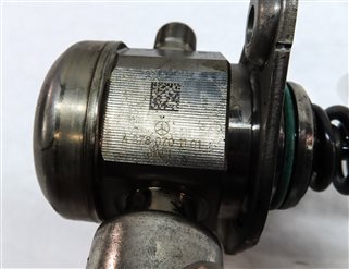 Thumbnail 8: 2011-2020 MERCEDES E500 E550 S600 SL450 SL550 GL550 - LEFT MECHANICAL FUEL PUMP