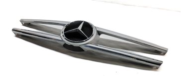 Thumbnail 1: 2013-2016 MERCEDES GL350 GL450 (X166) FRONT UPPER CENTER HOOD GRILLE TRIM
