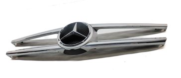 Thumbnail 2: 2013-2016 MERCEDES GL350 GL450 (X166) FRONT UPPER CENTER HOOD GRILLE TRIM