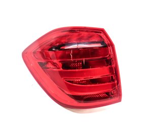 Thumbnail 1: 13-16 MERCEDES GL350 GL450 GL550 (X166) LEFT DRIVER TAILLIGHT BRAKE LIGHT LAMP