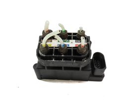 Thumbnail 4: 2011 MERCEDES GL450 (X164) AIR SUSPENSION DISTRIBUTION VALVE BLOCK