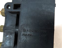 Thumbnail 6: 2011 MERCEDES GL450 (X164) AIR SUSPENSION DISTRIBUTION VALVE BLOCK