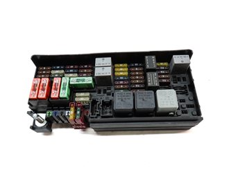 Thumbnail 2: 2011 MERCEDES GL450 (X164) 4.6L (M278) ENGINE REAR FUSE BOX PANEL