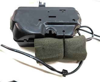Thumbnail 7: 10-12 GL450 GL550 W164 X164 REAR TRUNK HATCH LIFT ASSIST MOTOR ASSEMBLY