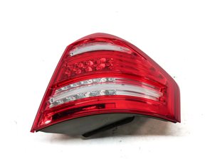 Thumbnail 3: 2010-2012 MB GL350 GL450 GL550 (X164) RIGHT PASSENGER TAILLIGHT BRAKE LIGHT LAMP